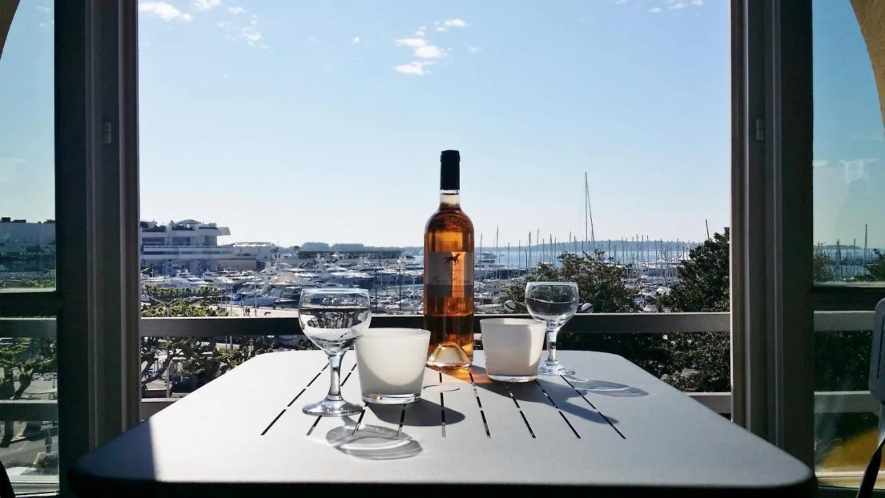 Top floor2 beds w/sea wiew Cannes Apartament